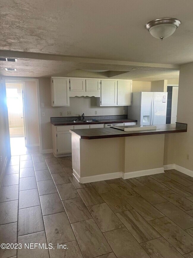 Foto del edificio - 8575 Rampart Rd