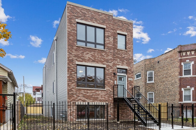 Building Photo - 5939 W Superior St