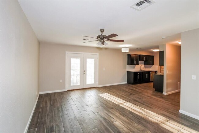 Foto del edificio - 8917 S Hillcrest Dr