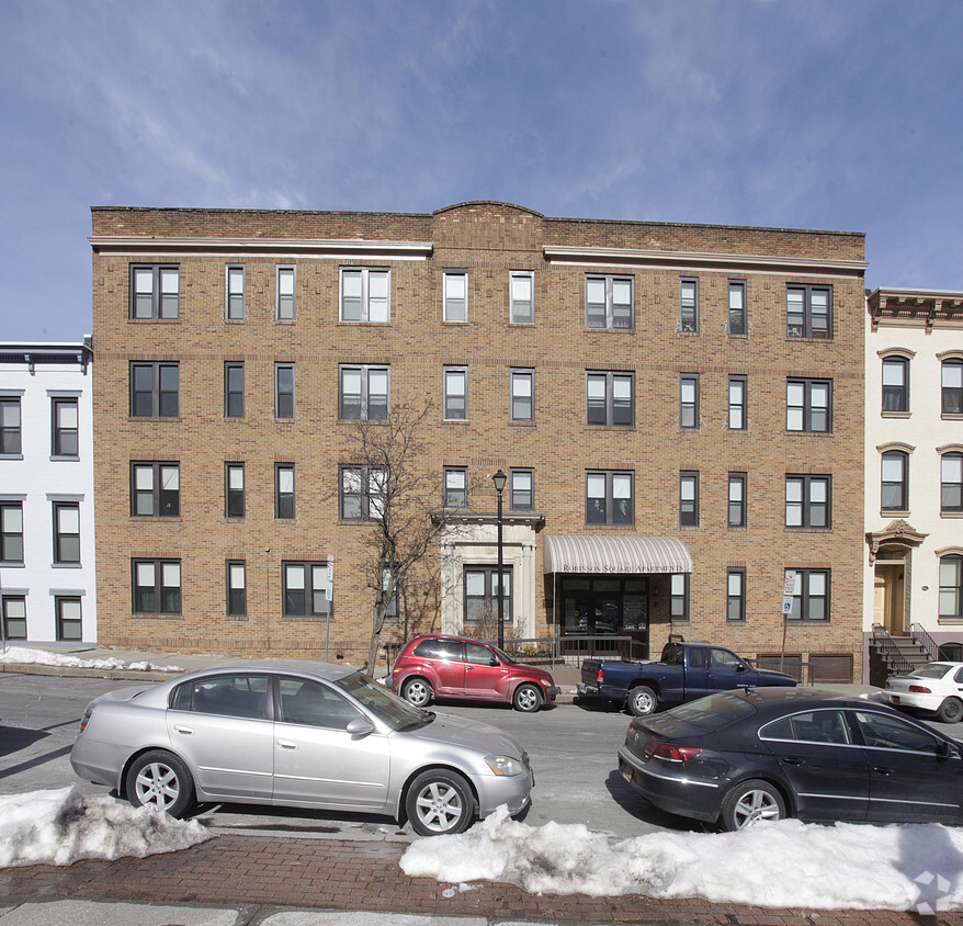 Building Photo - Robinson Square Apartments