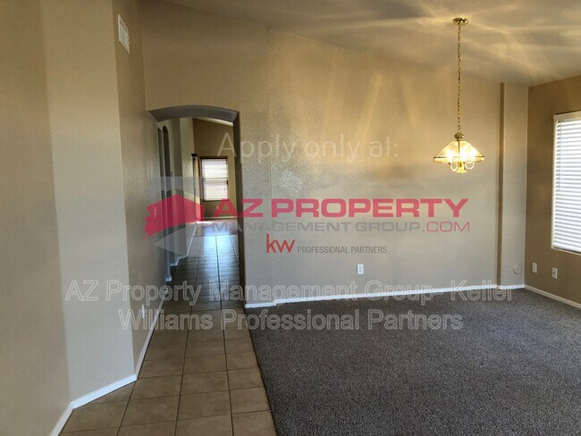Foto del edificio - 13327 W Redfield Rd