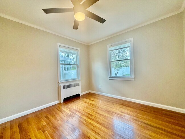 Foto del edificio - 51 Iroquois Rd