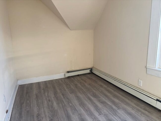 Building Photo - 356 Hamilton Ave