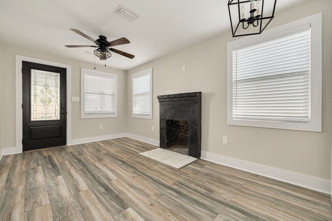 Building Photo - 106 W Haya St