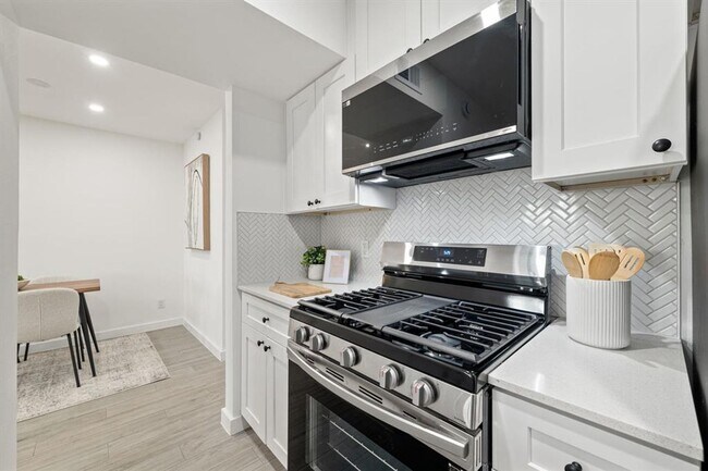 Foto del edificio - 5911 Sheridan Ave