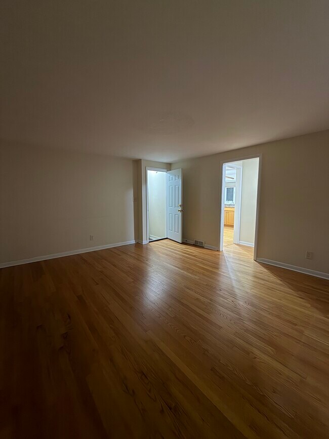 Foto del edificio - 1514 Caleb Ave