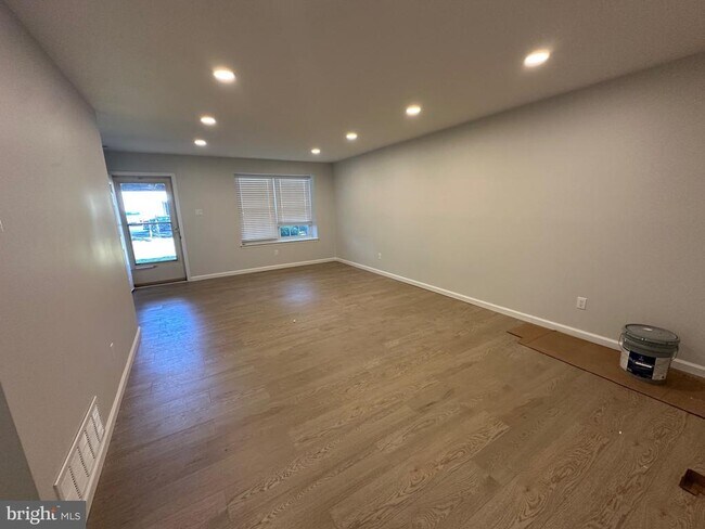 Foto del edificio - 1783 N Dove Rd