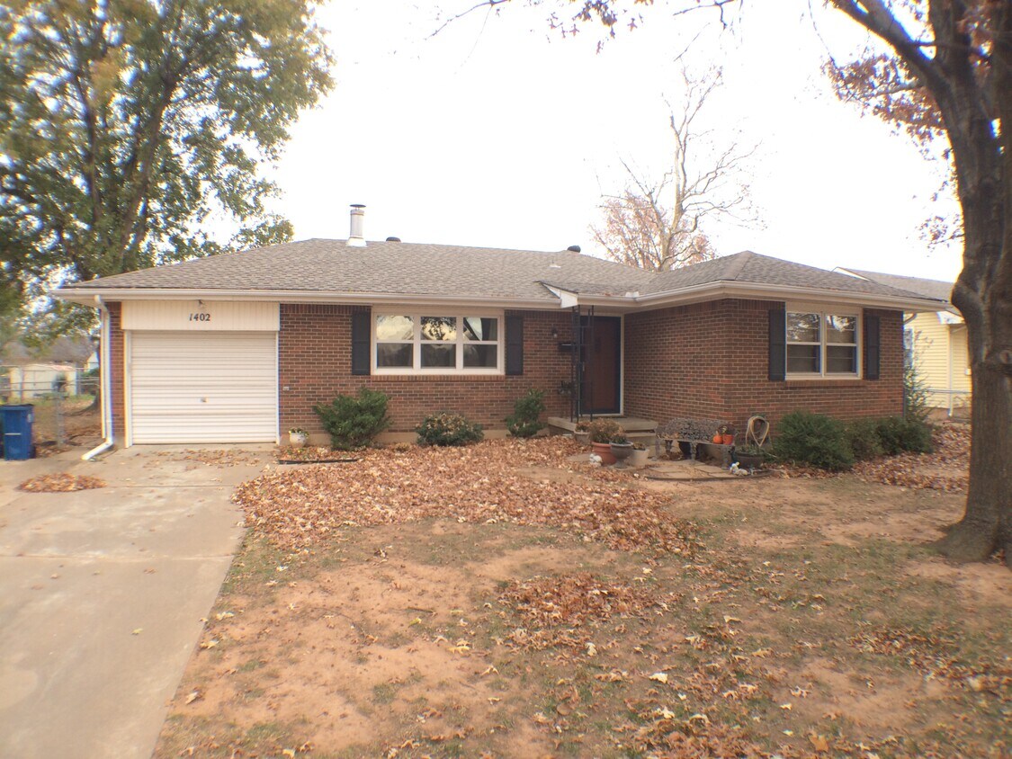 Foto principal - 1402 E Scott Ave