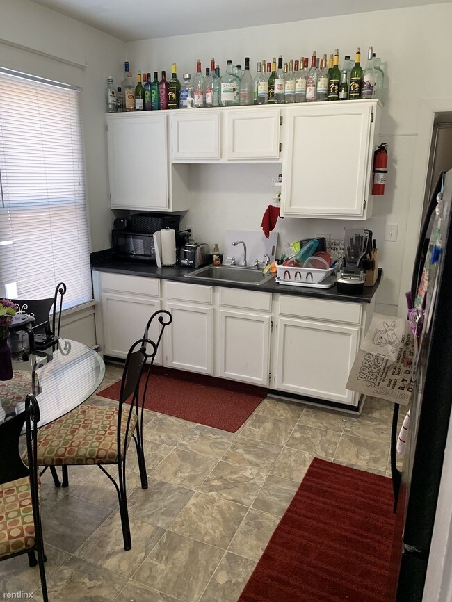 Building Photo - 2 br, 1 bath Apartment - 420 Emmet St