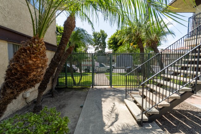 Foto del edificio - 3523 W Savanna St