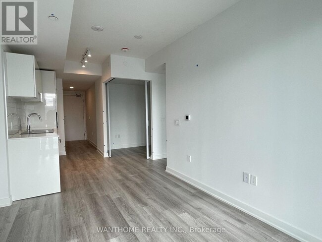Photo du bâtiment - 230-3230 Simcoe St