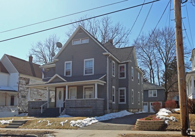 Building Photo - 18 Jefferson Ave