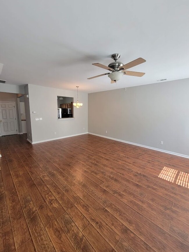 Foto del edificio - Huntersville Townhouse located in Rosedale!