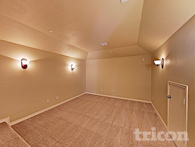 Building Photo - 2146 Cimarron St