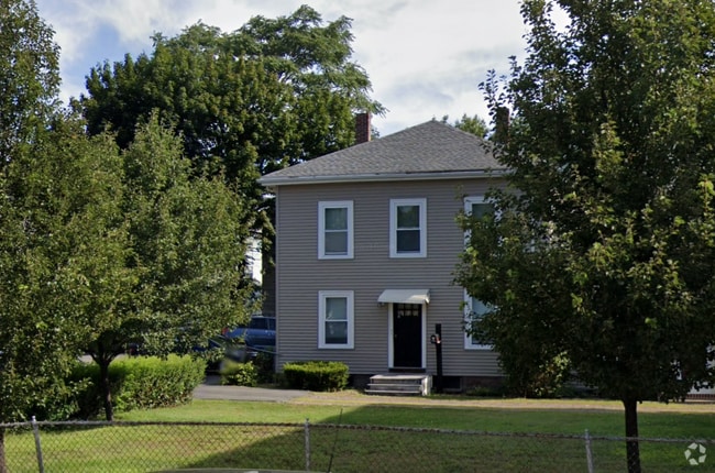 Building Photo - 305 Highland Ave
