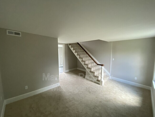 Foto del edificio - 210 Milford St