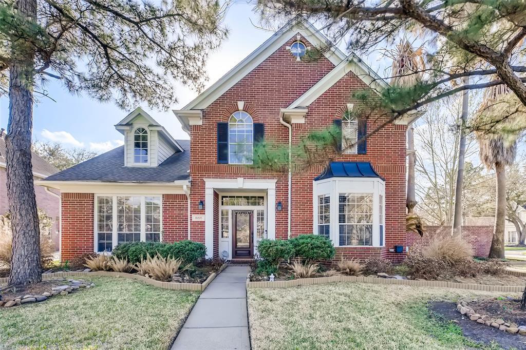 Foto principal - 16806 Laguna Springs Dr