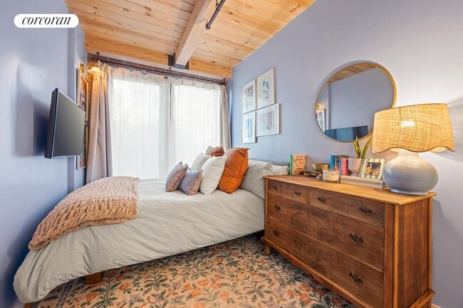 Building Photo - 120 Java St