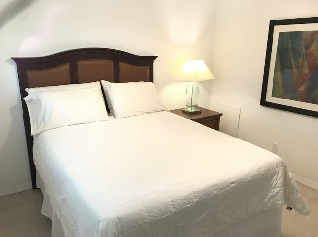 Foto del edificio - 3700-3700 Haines Rd N