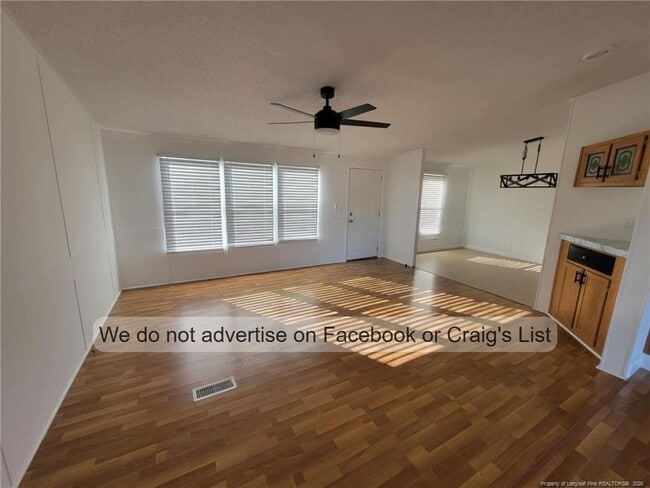 Building Photo - 910 Blue Rd