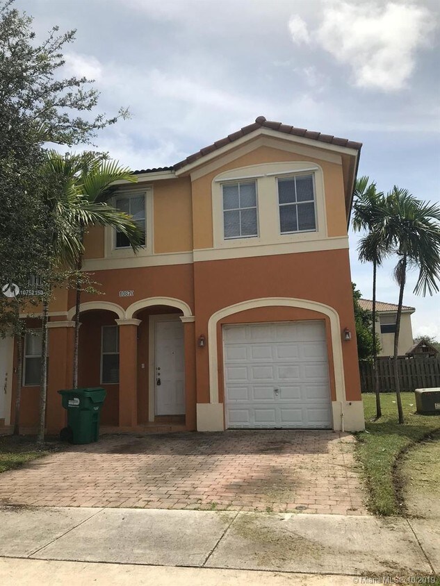 10870 SW 243rd Ln, Homestead, FL 33032 Townhouse for Rent in Homestead, FL