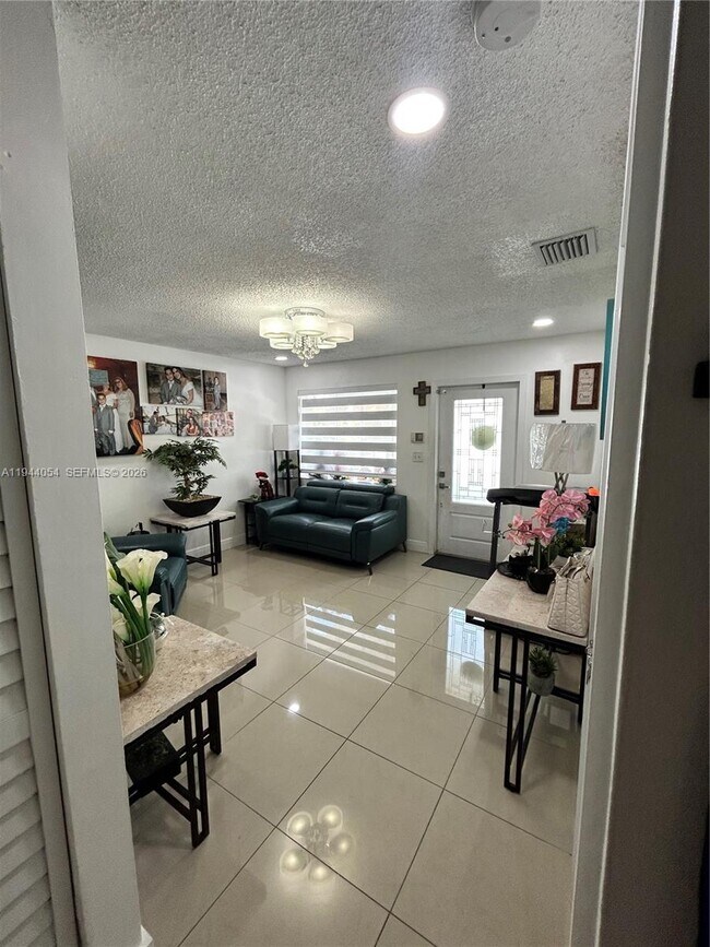 Foto del edificio - 9028 NW 114th Terrace