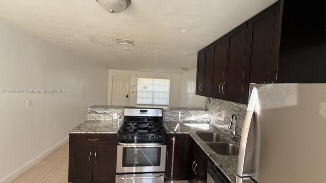 Foto del edificio - 520 SW 10th St