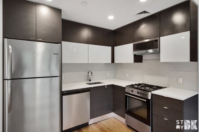 Foto del edificio - 376 Franklin Ave