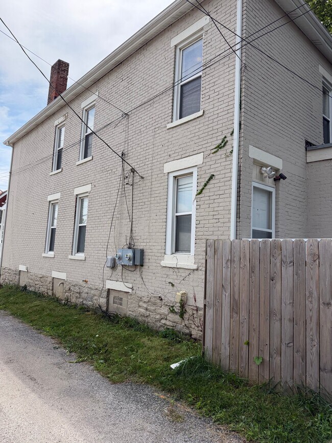 Foto del edificio - 815 Wilson Ave