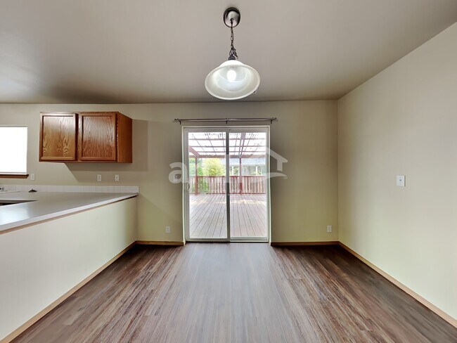 Building Photo - 8523 21st Ave E