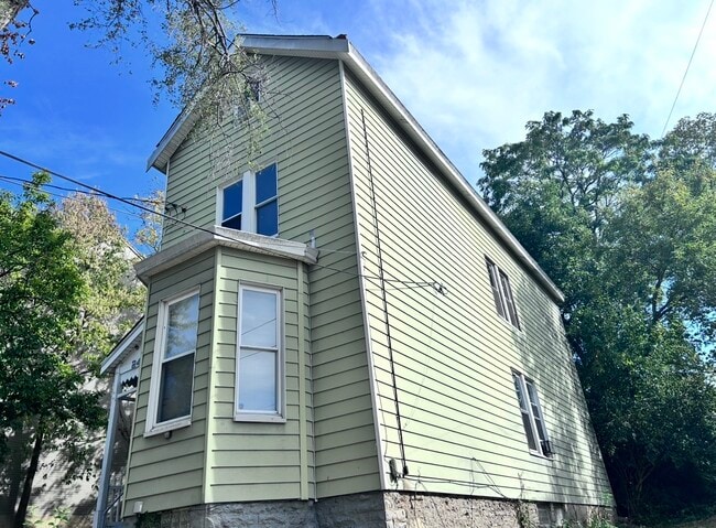 Building Photo - 243 Fosdick St