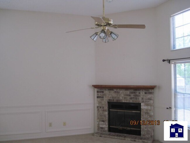 Building Photo - 114 Nelson Dr