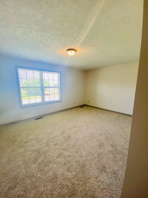 Foto del edificio - 1698 Monument Ln