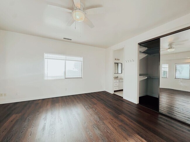 Building Photo - Spacious 5-Bedroom, 4 Bath Home with Ocean...