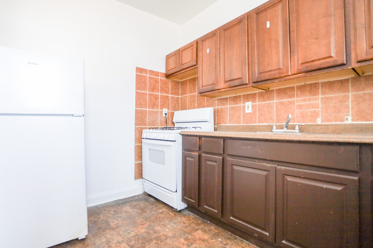 Primary Photo - 4730 N Spaulding Ave