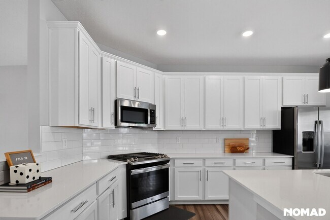 Building Photo - 9540 Park Meridian Dr