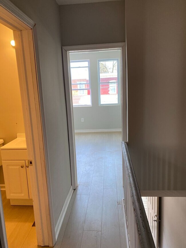 Foto del edificio - Large 3 bedroom in Germantown