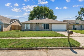 Building Photo - 809 Willow Creek Dr
