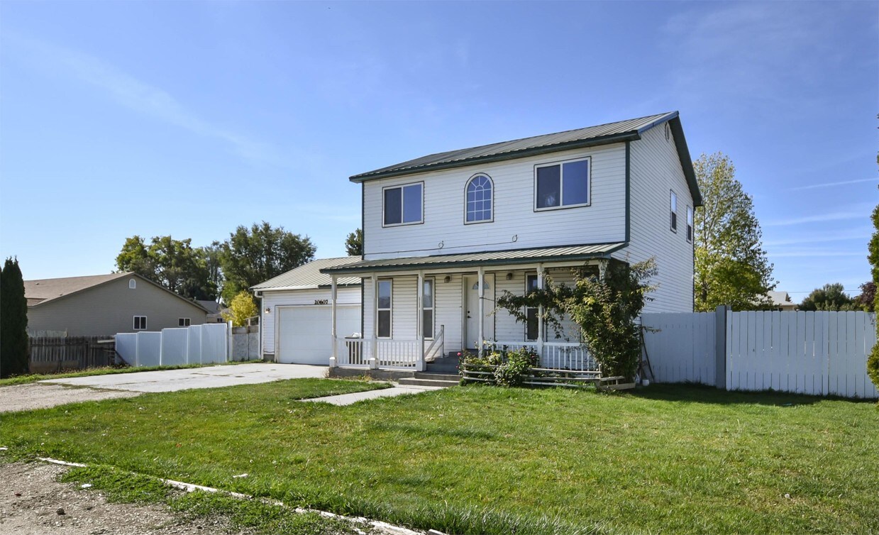Foto principal - 20607 Whittier Dr
