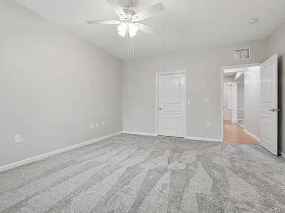 Foto del edificio - 28 N De Baun Ave