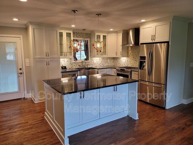 Building Photo - 6 Skyland Dr NW