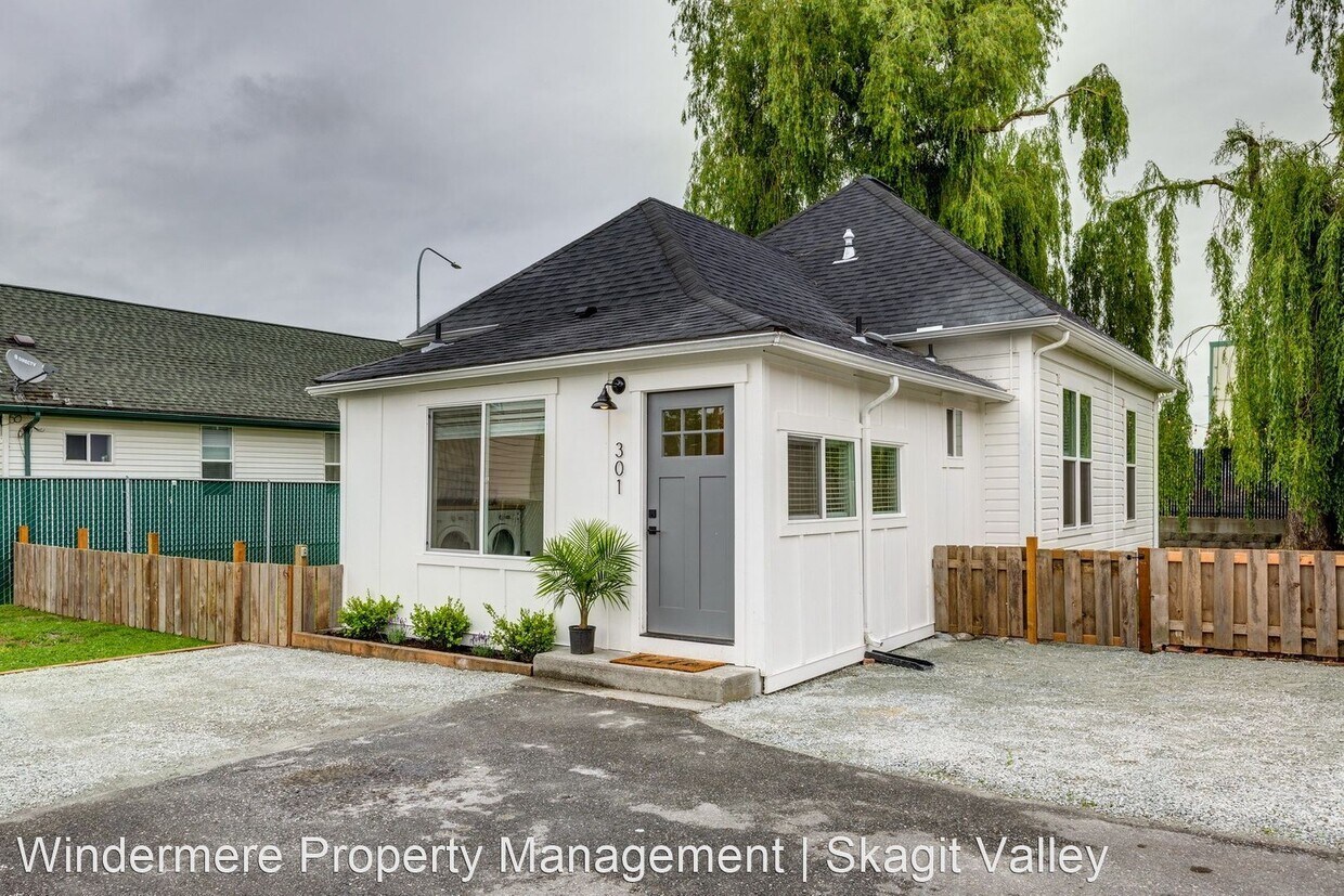 Foto principal - 2 br, 1 bath House - 301 Shadow Drive