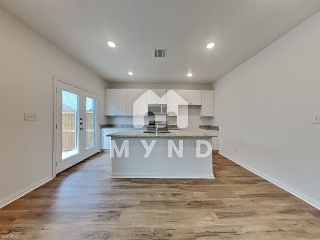 Building Photo - 3 br, 2.5 bath Townhome - 1402 Boxwood Ln