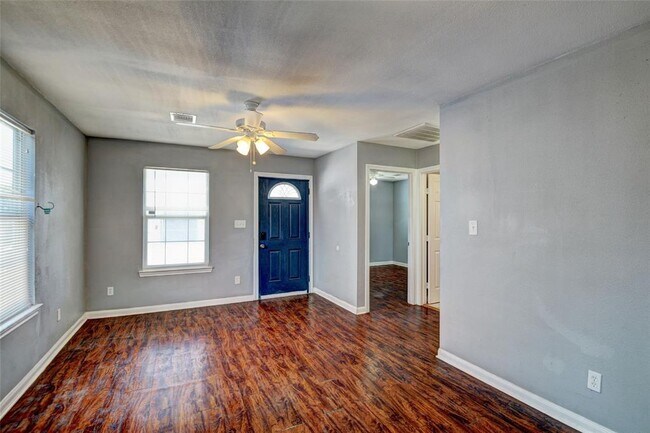 Foto del edificio - 240 N York St