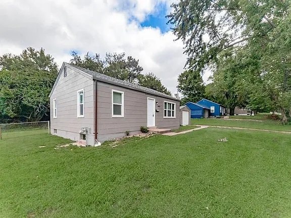 Building Photo - 10909 Pear Tree Ln