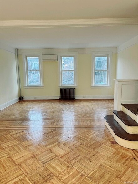 Building Photo - 68-11 Dartmouth St