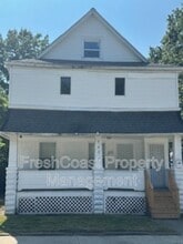 Building Photo - 3434 E 105th St