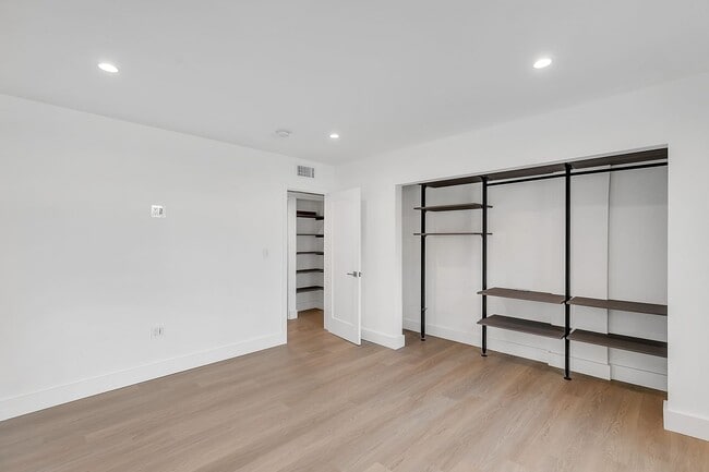 Interior Photo - 921 N Gardner St