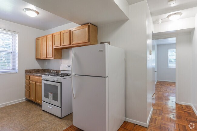 2HAB, 1BA - 761 ft² - Northwood Gardens