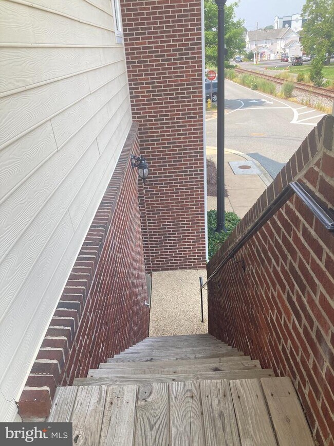 Foto del edificio - 305 Centennial St